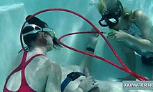Аниме девојке Минни Манга и Марси раде дубоко грло у базену